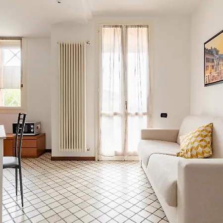 Tra natura e città - appartamento con giardino Costa Masnaga Esterno foto